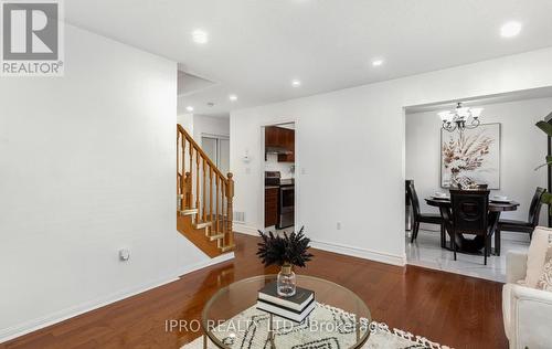 712 Irving Terrace, Milton, ON - Indoor Photo Showing Living Room