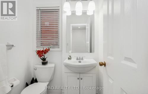 712 Irving Terrace, Milton, ON - Indoor Photo Showing Bathroom