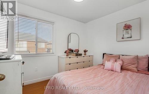 712 Irving Terrace, Milton, ON - Indoor Photo Showing Bedroom