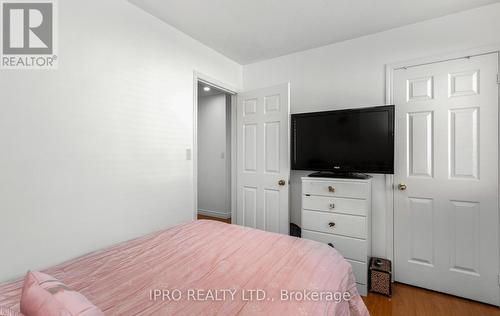 712 Irving Terrace, Milton, ON - Indoor Photo Showing Bedroom