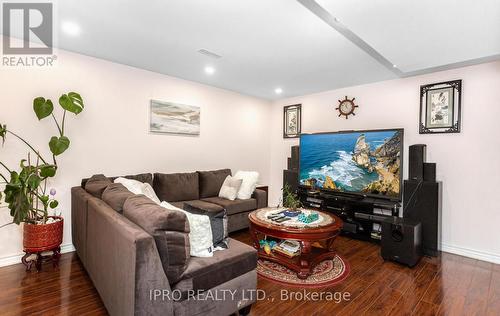 712 Irving Terrace, Milton, ON - Indoor Photo Showing Living Room