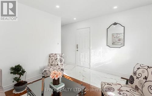 712 Irving Terrace, Milton, ON - Indoor Photo Showing Other Room