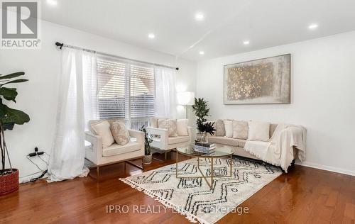 712 Irving Terrace, Milton, ON - Indoor Photo Showing Living Room