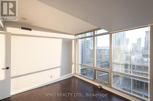 905 - 81 Navy Wharf Court, Toronto, ON - Indoor Photo Showing Other Room