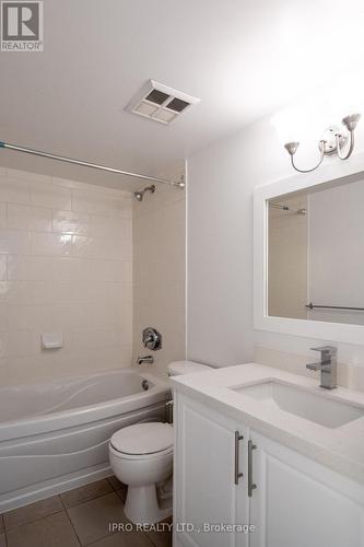 905 - 81 Navy Wharf Court, Toronto, ON - Indoor Photo Showing Bathroom