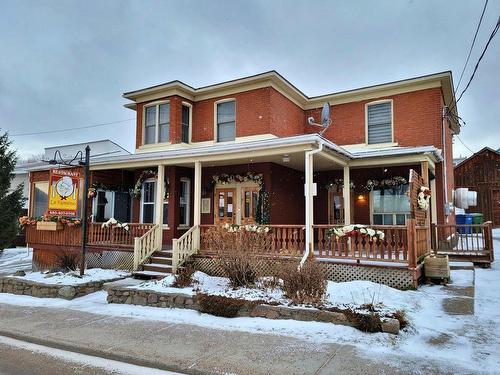 Frontage - 338  - 338A Rue Des Érables, Brownsburg-Chatham, QC - Outdoor With Deck Patio Veranda With Facade