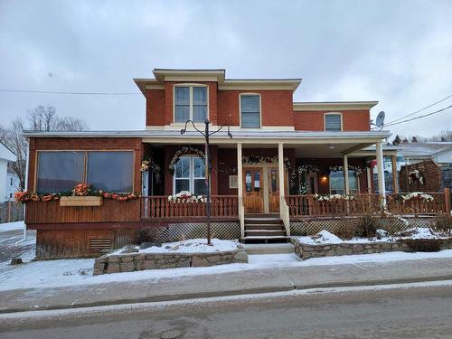 Frontage - 338  - 338A Rue Des Érables, Brownsburg-Chatham, QC - Outdoor With Deck Patio Veranda With Facade