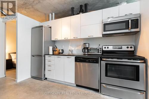 722 - 150 Sudbury Street, Toronto, ON - Indoor Photo Showing Kitchen