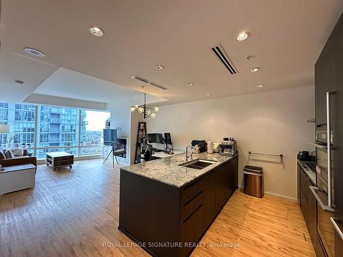 3104-180 University Ave, Toronto, ON - Indoor Photo Showing Kitchen