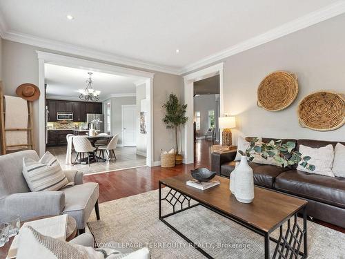 69 Bellhouse Pl, Whitby, ON - Indoor Photo Showing Living Room