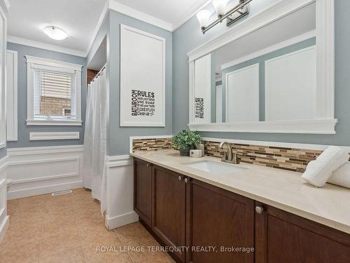 69 Bellhouse Pl, Whitby, ON - Indoor Photo Showing Bathroom