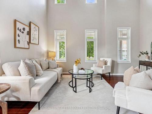 69 Bellhouse Pl, Whitby, ON - Indoor Photo Showing Living Room