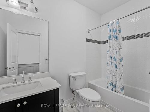 18 Dowling Rd, New Tecumseth, ON - Indoor Photo Showing Bathroom