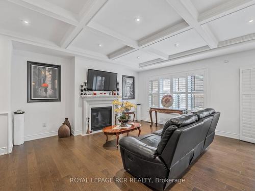 18 Dowling Rd, New Tecumseth, ON - Indoor Photo Showing Other Room With Fireplace