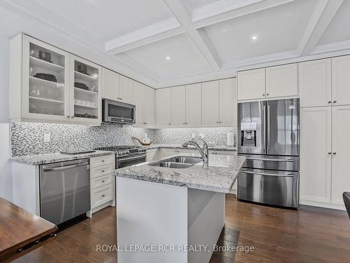 18 Dowling Rd, New Tecumseth, ON - Indoor Photo Showing Kitchen With Double Sink With Upgraded Kitchen