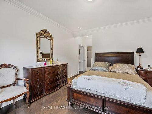 18 Dowling Rd, New Tecumseth, ON - Indoor Photo Showing Bedroom