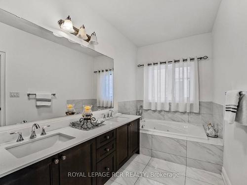 18 Dowling Rd, New Tecumseth, ON - Indoor Photo Showing Bathroom