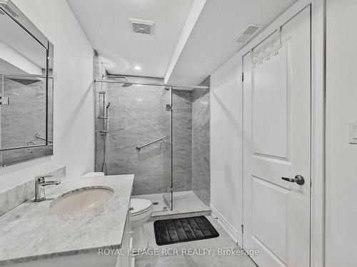 18 Dowling Rd, New Tecumseth, ON - Indoor Photo Showing Bathroom