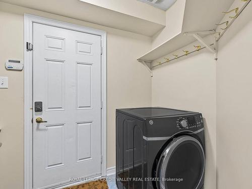 157 Succession Cres, Barrie, ON - Indoor Photo Showing Laundry Room