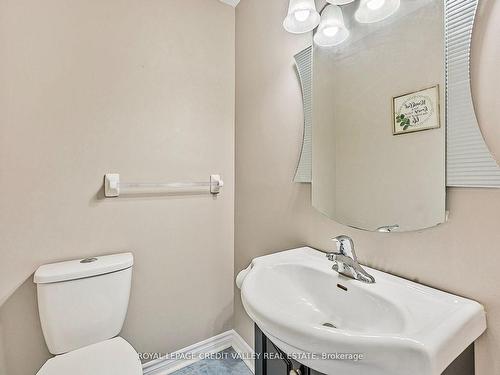 157 Succession Cres, Barrie, ON - Indoor Photo Showing Bathroom