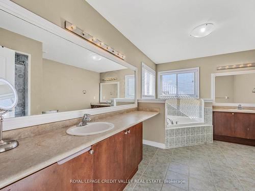 157 Succession Cres, Barrie, ON - Indoor Photo Showing Bathroom