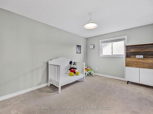 157 Succession Cres, Barrie, ON - Indoor Photo Showing Bedroom