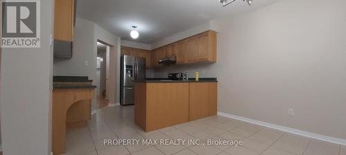 41 Trudelle Crescent, Brampton, ON - Indoor Photo Showing Kitchen