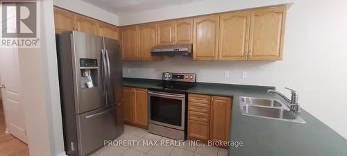 41 Trudelle Crescent, Brampton, ON - Indoor Photo Showing Kitchen With Double Sink