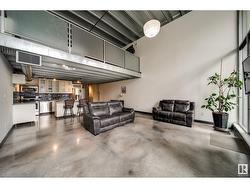 #124 10309 107 ST NW  Edmonton, AB T5J 1K3