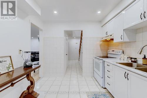 1540 Marsh Court Drive, Pickering, ON - Indoor Photo Showing Kitchen