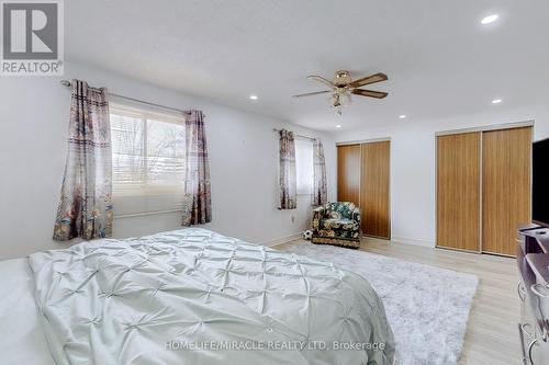 1540 Marsh Court Drive, Pickering, ON - Indoor Photo Showing Bedroom