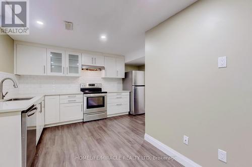 1540 Marsh Court Drive, Pickering, ON - Indoor Photo Showing Kitchen