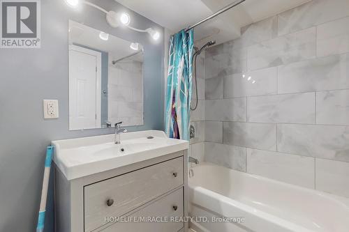 1540 Marsh Court Drive, Pickering, ON - Indoor Photo Showing Bathroom