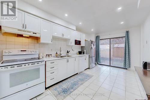 1540 Marsh Court Drive, Pickering, ON - Indoor Photo Showing Kitchen