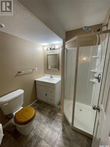 21 4500 Child Avenue, Regina, SK - Indoor Photo Showing Bathroom