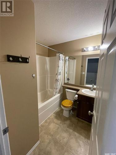 21 4500 Child Avenue, Regina, SK - Indoor Photo Showing Bathroom