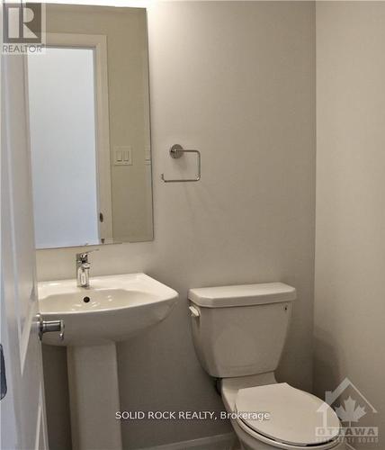 1108 Speedvale Court, Ottawa, ON - Indoor Photo Showing Bathroom