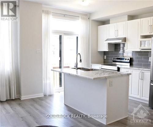 1108 Speedvale Court, Ottawa, ON - Indoor Photo Showing Kitchen With Double Sink With Upgraded Kitchen