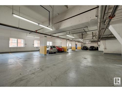 10180 104 St Nw, Edmonton, AB - Indoor Photo Showing Garage