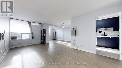 715 - 5 Shady Golfway, Toronto, ON - Indoor