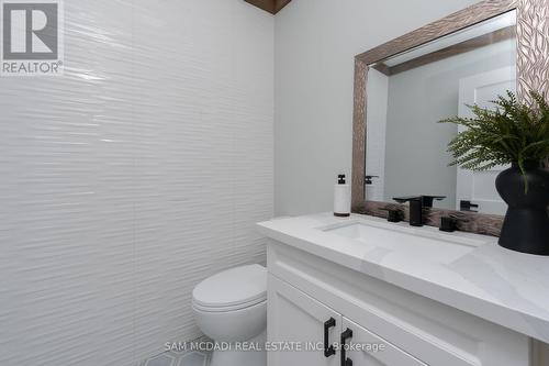 140 Aberdeen Avenue, Vaughan, ON - Indoor Photo Showing Bathroom