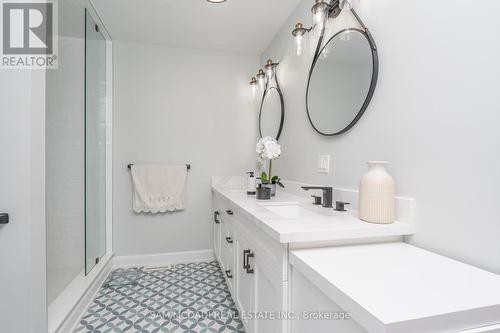 140 Aberdeen Avenue, Vaughan, ON - Indoor Photo Showing Bathroom