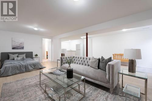 140 Aberdeen Avenue, Vaughan, ON - Indoor Photo Showing Living Room