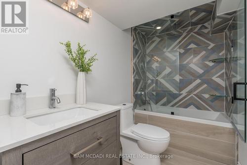 140 Aberdeen Avenue, Vaughan, ON - Indoor Photo Showing Bathroom