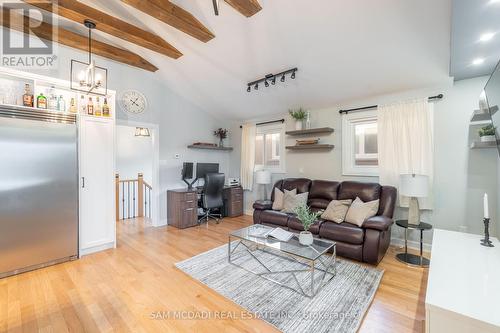 140 Aberdeen Avenue, Vaughan, ON - Indoor Photo Showing Living Room