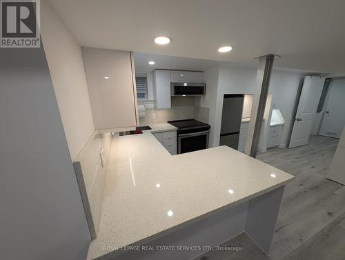 Lower - 55 Hilldale Road, Toronto, ON - Indoor Photo Showing Kitchen