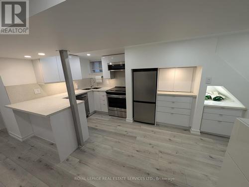 Lower - 55 Hilldale Road, Toronto, ON - Indoor Photo Showing Kitchen