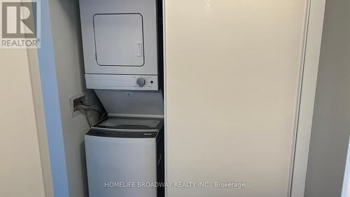 B610 - 3200 Dakota Common Road, Burlington, ON - Indoor Photo Showing Laundry Room