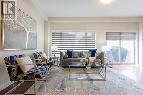 25 Greenwich Avenue, Hamilton, ON - Indoor Photo Showing Living Room