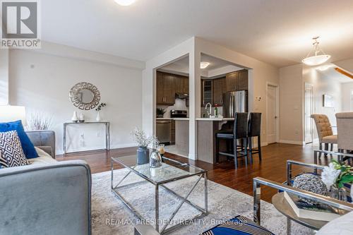 25 Greenwich Avenue, Hamilton, ON - Indoor Photo Showing Living Room